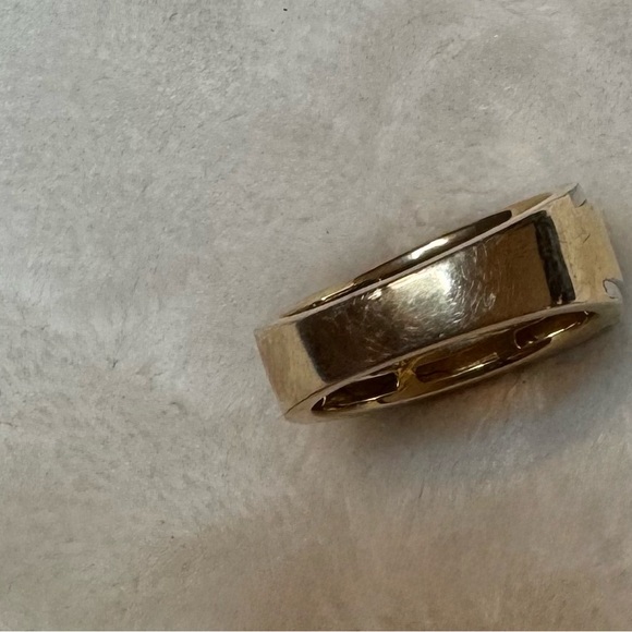 Sterling Silver Two Toned Ring Sz 10. Cz Stones - Picture 5 of 6